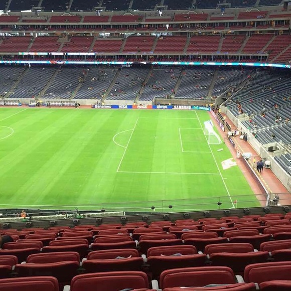 Meet your Posher, Clara a - Picture 1 of 1